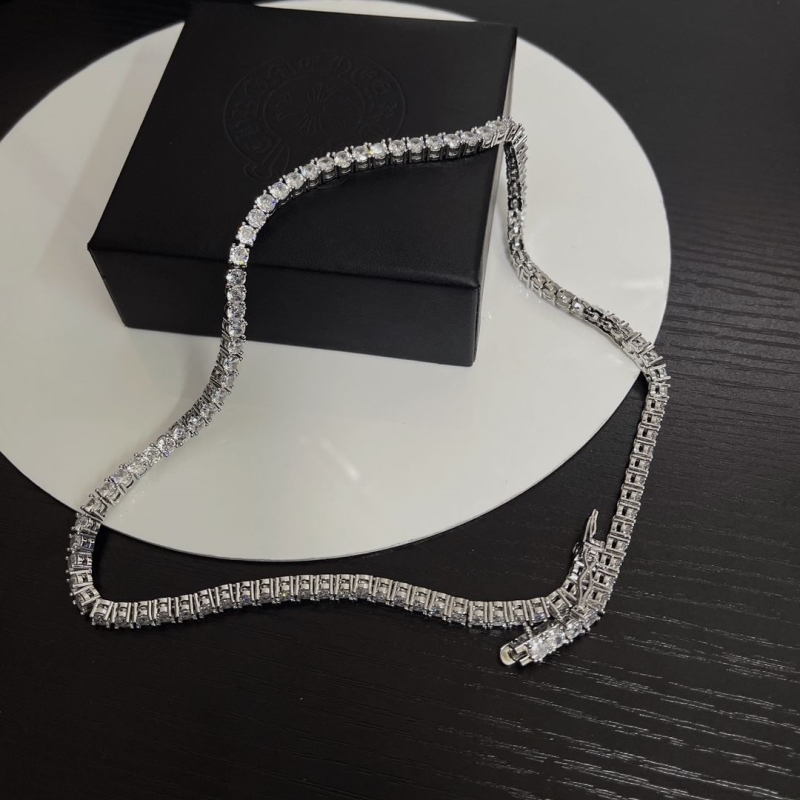 Ch**me He**ts necklaces